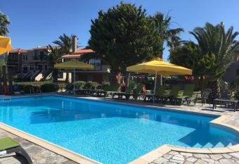 Ariadnes Holiday Accommodation I has Balcony rooms