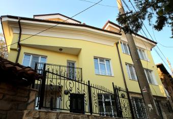 Kashtata S Cheshmata has Balcony rooms