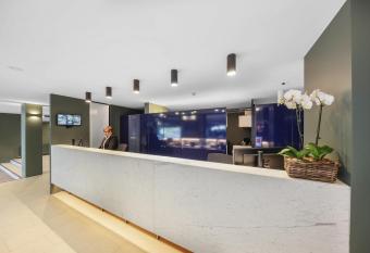 Belconnen Way Hotel & Serviced Apartments has Balcony rooms