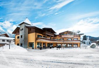 Apartment Torri di Seefeld has Balcony rooms