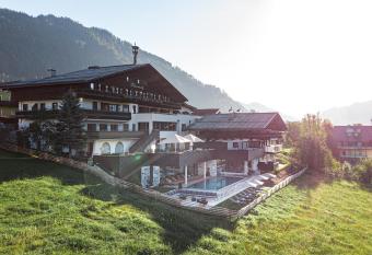 Sonnhof by Vitus Winkler has Balcony rooms