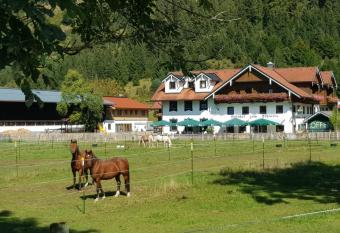 Gutshof zum Schluxen has Balcony rooms