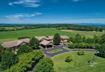 Round Hill Inn allows 18 year olds to book a room