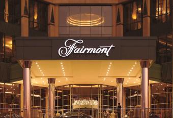 Fairmont Nile City has Smoking/Balcony rooms