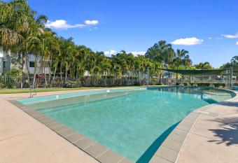 Ramada Encore by Wyndham Whale Cove allows 18 year olds to book a room