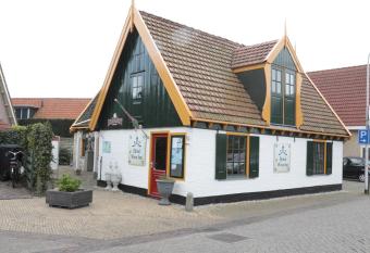 Hotel West Inn has Balcony rooms