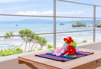 Suite villa Yagaji allows 18 year olds to book a room