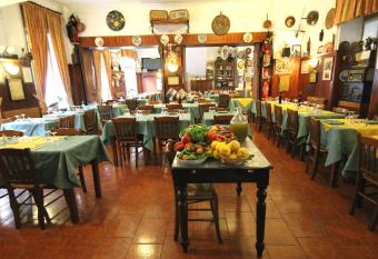 Albergo Santo Spirito has Smoking rooms