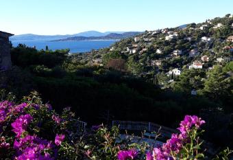 l ecrin bleu has Balcony rooms