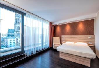 Leonardo Boutique Hotel Linz City Center allows 18 year olds to book a room