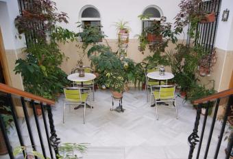 Hostal Alcazar I allows 18 year olds to book a room