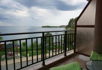 Studios Grace - Port Tsarevo has Balcony rooms