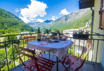 Ca  Nei Ronchi Bregaglia has Balcony rooms