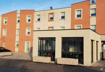 Ibis budget Verdun allows 18 year olds to book a room