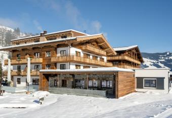 Ski & Bike Hotel Wiesenegg has Balcony rooms