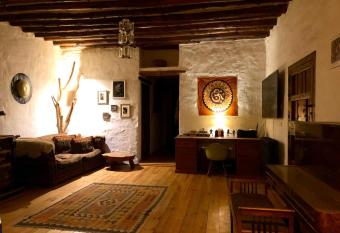 Luz y Paz has Balcony rooms