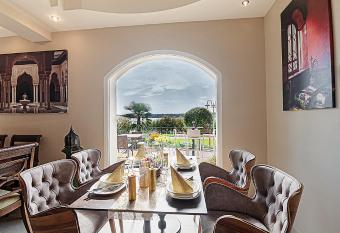 Casablanca Panzi   has Balcony rooms