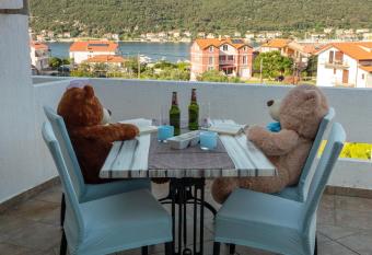 Apartments Rezek has Balcony rooms