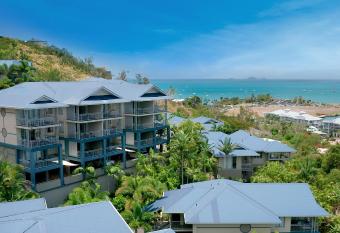 Club Wyndham Airlie Beach allows 18 year olds to book a room