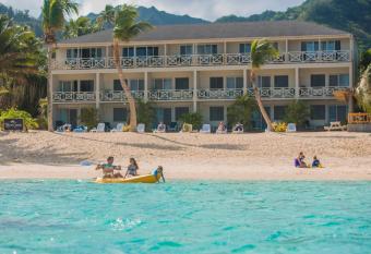 Moana Sands Beachfront Hotel allows 18 year olds to book a room