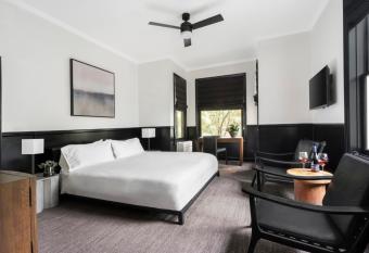 Gaige House has Balcony rooms