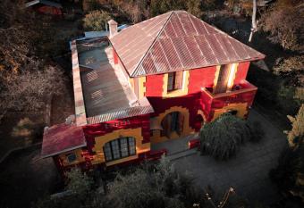 Hostal Los Casta  os has Smoking/Balcony rooms