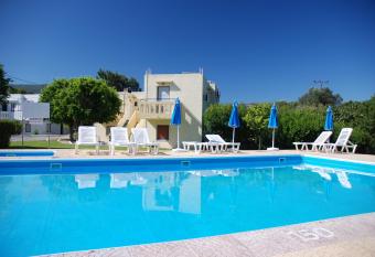 Angelos Studios has Balcony rooms