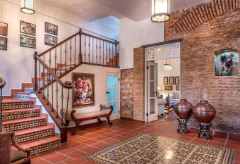 Colonial 154 H Boutique allows 18 year olds to book a room