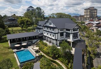 The Marian Boutique Lodging House allows 18 year olds to book a room