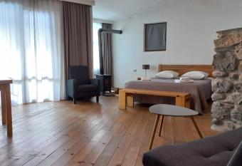 Bapsha Guesthouse has Balcony rooms