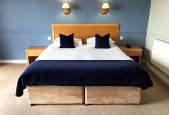 Dalmeny Hotel allows 18 year olds to book a room