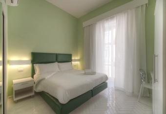 New Domus Sorrento has Balcony rooms