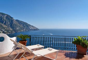 Positano Luxury Villas has Balcony rooms