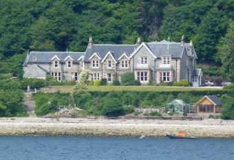 Creag Mhor Lodge allows 18 year olds to book a room