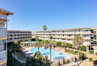 The Victorian has Balcony rooms