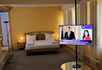 Hotel Central has rooms with a private hot tub