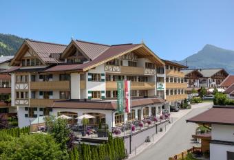 Alpen Gl  ck Hotel Kirchberger Hof has Balcony rooms