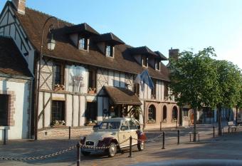 Auberge Du Cheval Blanc - Les Collectionneurs has Balcony rooms