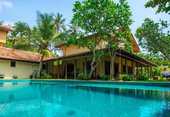3 Sisters Beach House has Balcony rooms