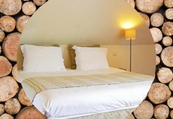 B&B Het Wellnest has rooms with a private hot tub