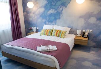 Aparthotel Gutinului has Balcony rooms