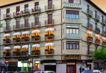 Hostal Navarra allows 18 year olds to book a room