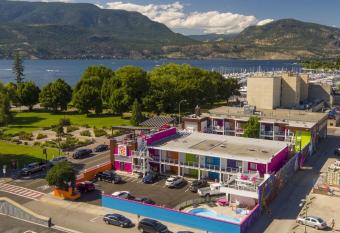 Hotel Zed Kelowna allows 18 year olds to book a room