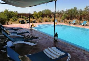 villa darga rouge has rooms with a private hot tub