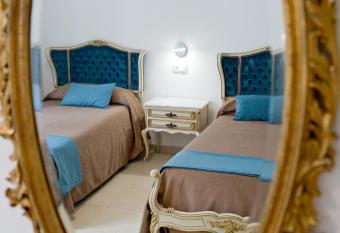 Hotel Maritimo allows 18 year olds to book a room