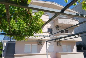 Apartments Nuna has Balcony rooms