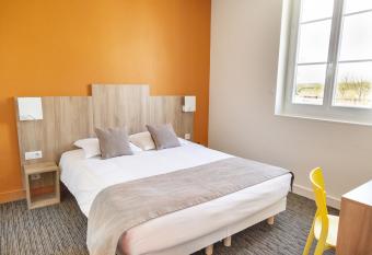 Logis H  tel Restaurant Lanex Amboise allows 18 year olds to book a room