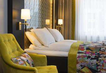 Thon Hotel Rosenkrantz Oslo allows 18 year olds to book a room
