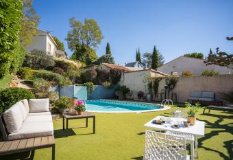 Logis H  tel La Feni  re allows 18 year olds to book a room