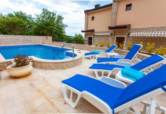 Rosmarino has Balcony rooms